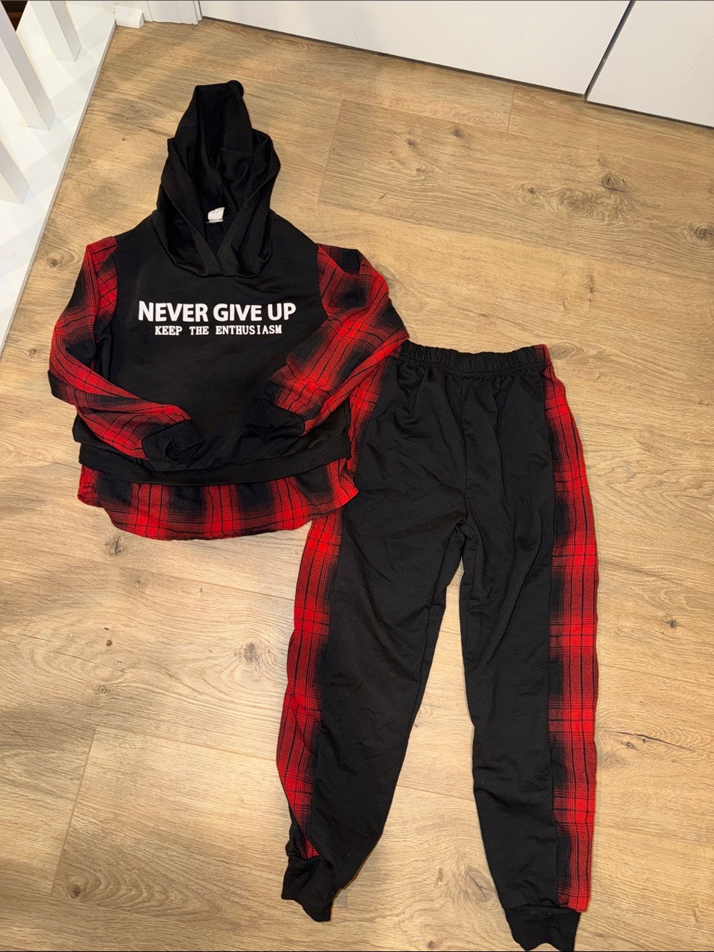 SHEIN Black & Red Plaid Kids Hoodie and Jogger Set